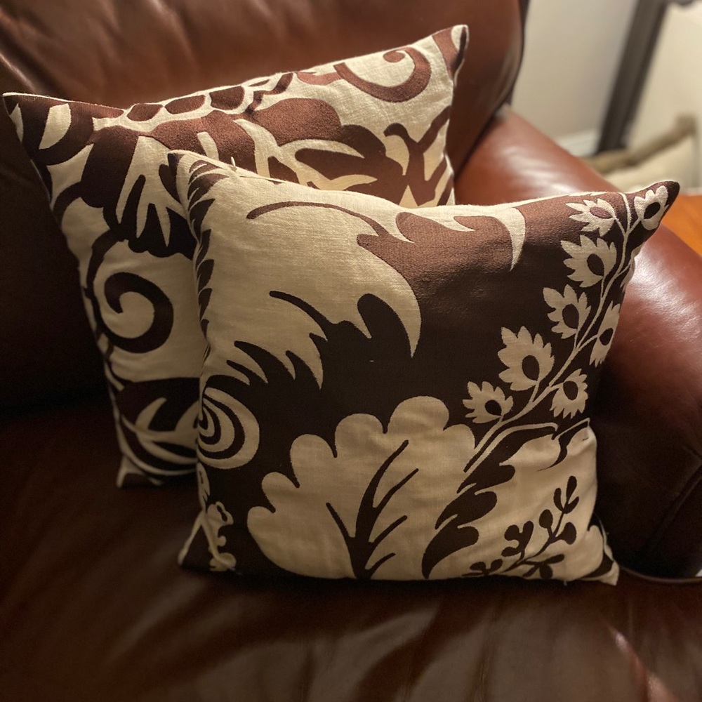 Pair of linen embroidered pillowcases
